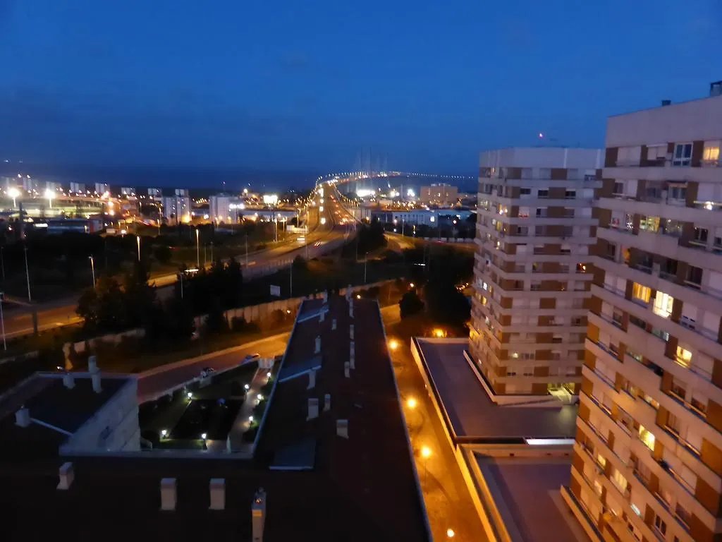 A View To The River Tejo - Sixtyfive Boutique Home Lisboa Lägenhet